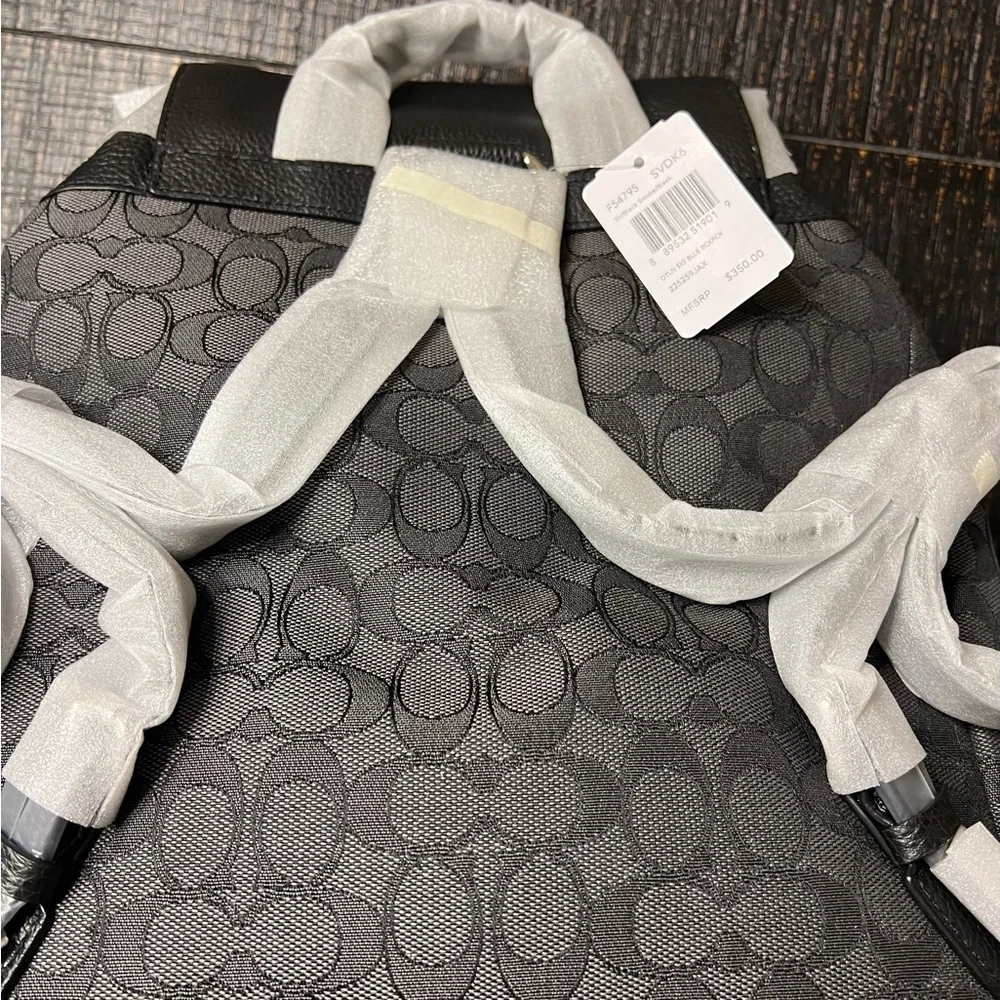 Coach Signature Backpack - Picture 4 of 4